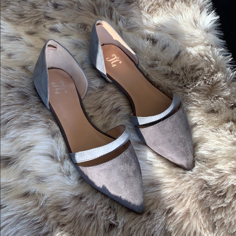 NWOT gray suede pointy toe flats